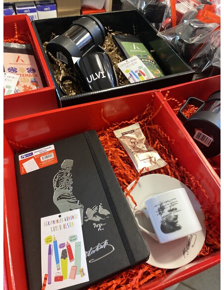 Öğretmenler Günü Hediye Kutusu